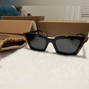 Burberry Sunglasses Briar Square Sunglasses, 52mm